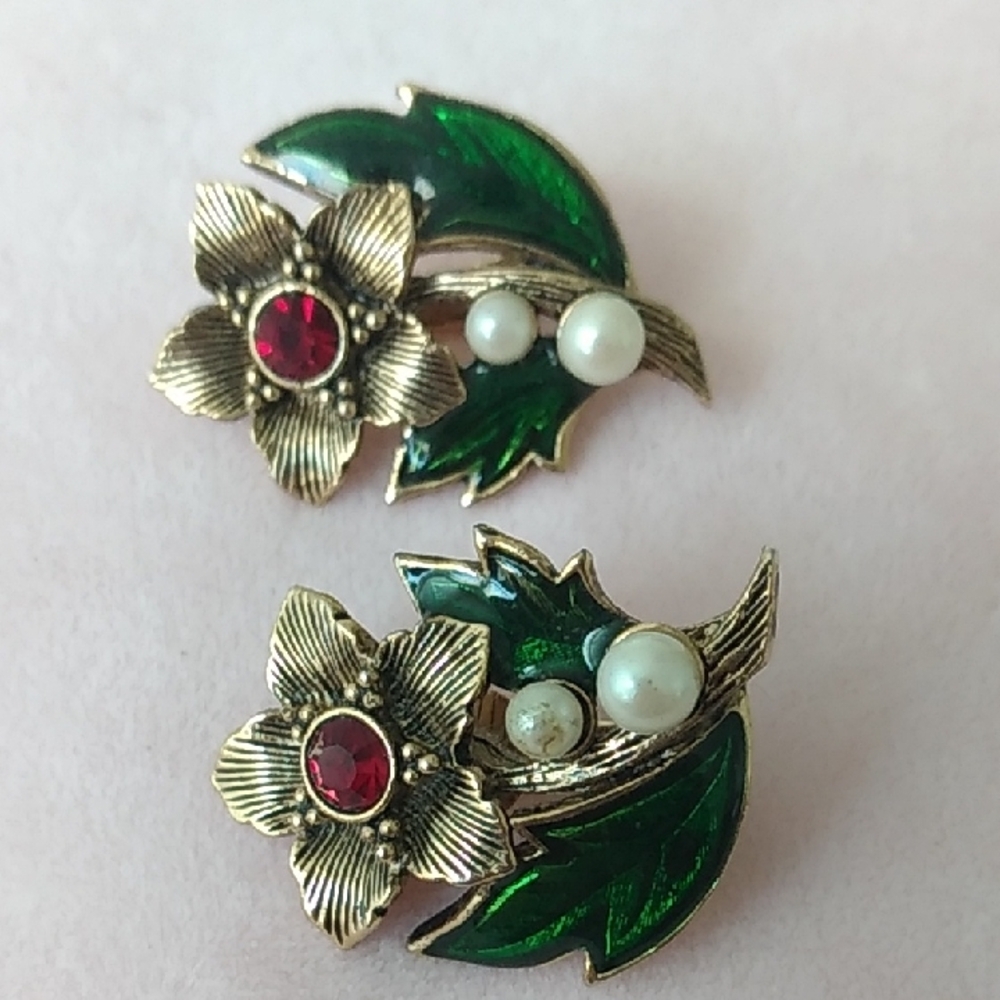 Vintage Costume Jewelry Earrings By Avon